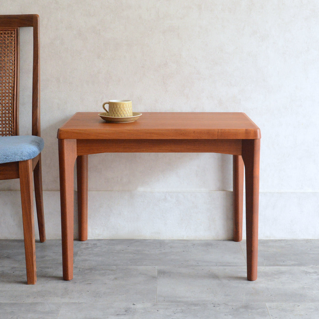 デンマーク Henning Kjaernulf へニング・ケアヌルフ ローテーブル8-57