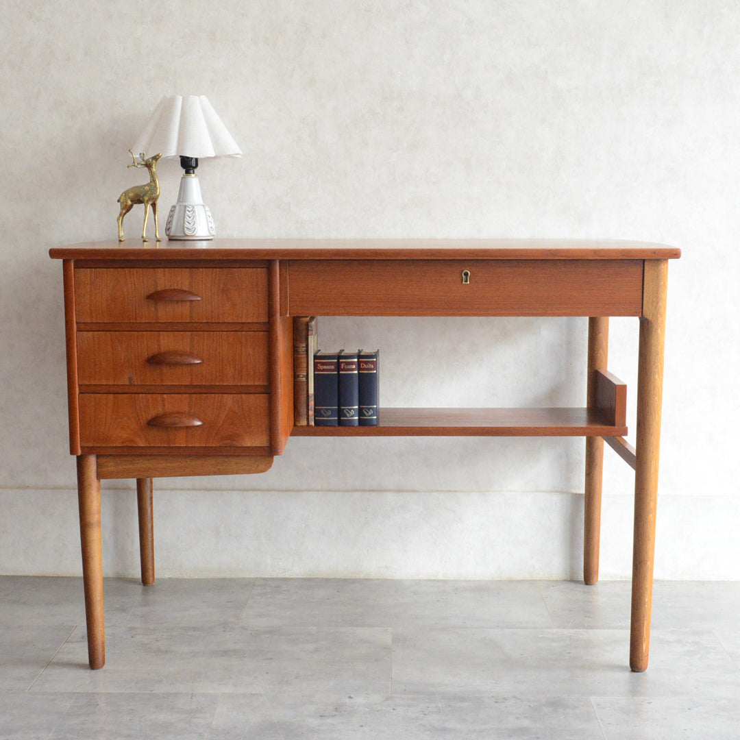 デンマークヴィンテージ デスク (鍵付)5-167