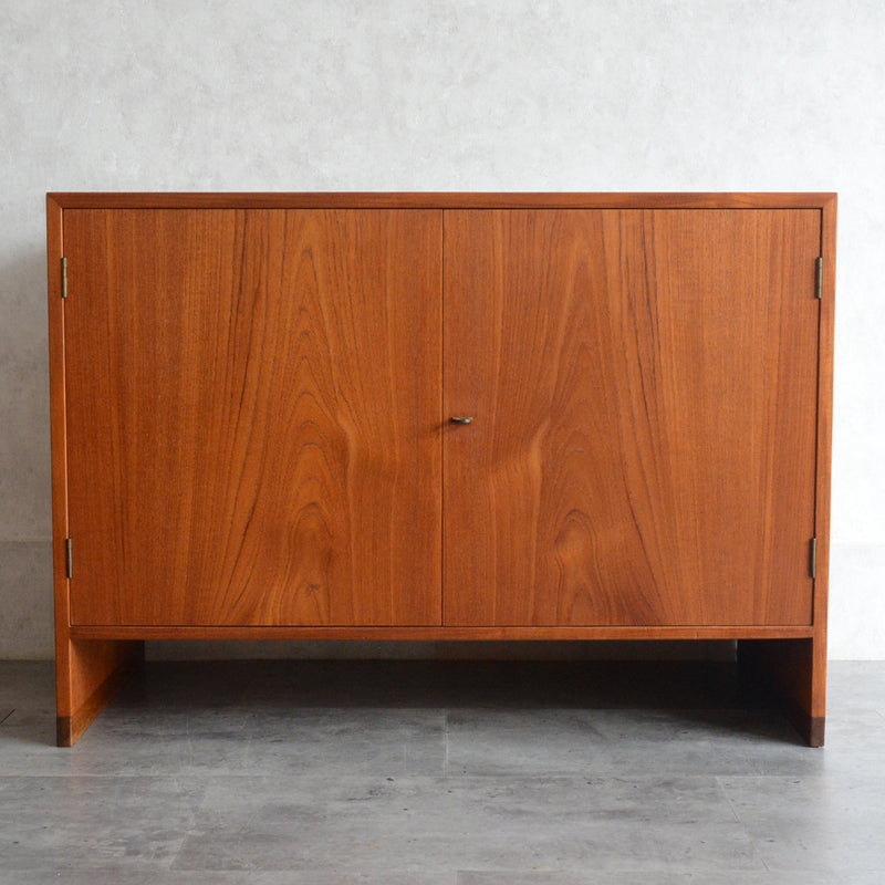 Hans J. Wegner RY15キャビネット 5-143