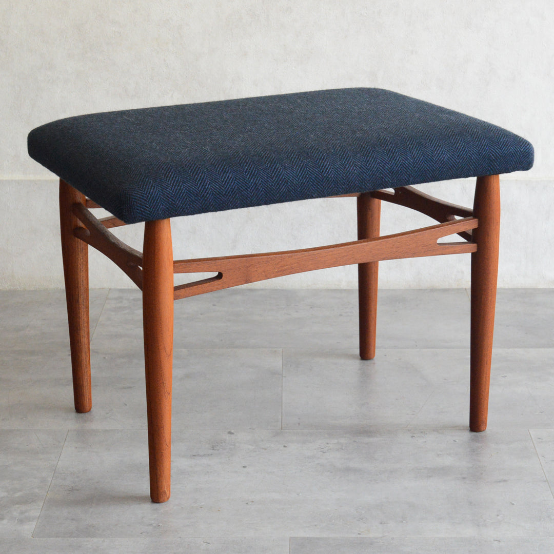 デンマークヴィンテージ スツール3-73 (張替済ネイビー)