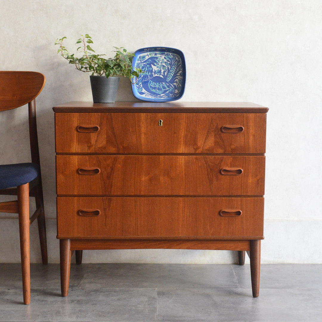 デンマークヴィンテージ チーク3段チェスト5-151(鍵付)