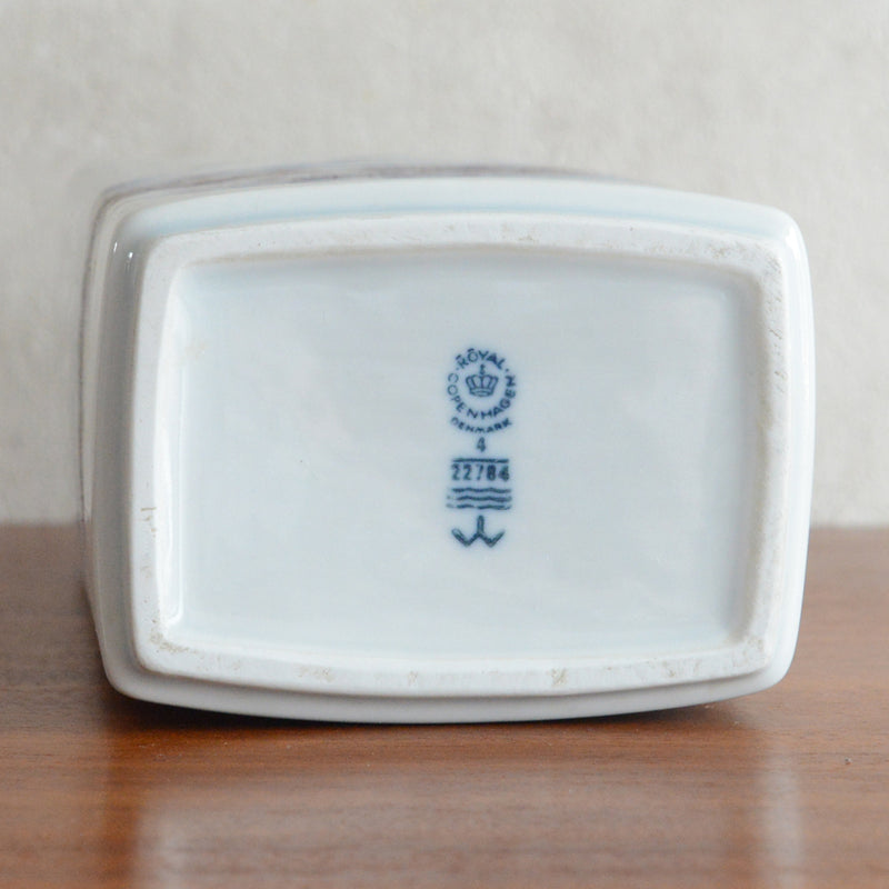 ROYAL COPENHAGEN ロイヤルコパンハーゲン ベース青 角 PX-16