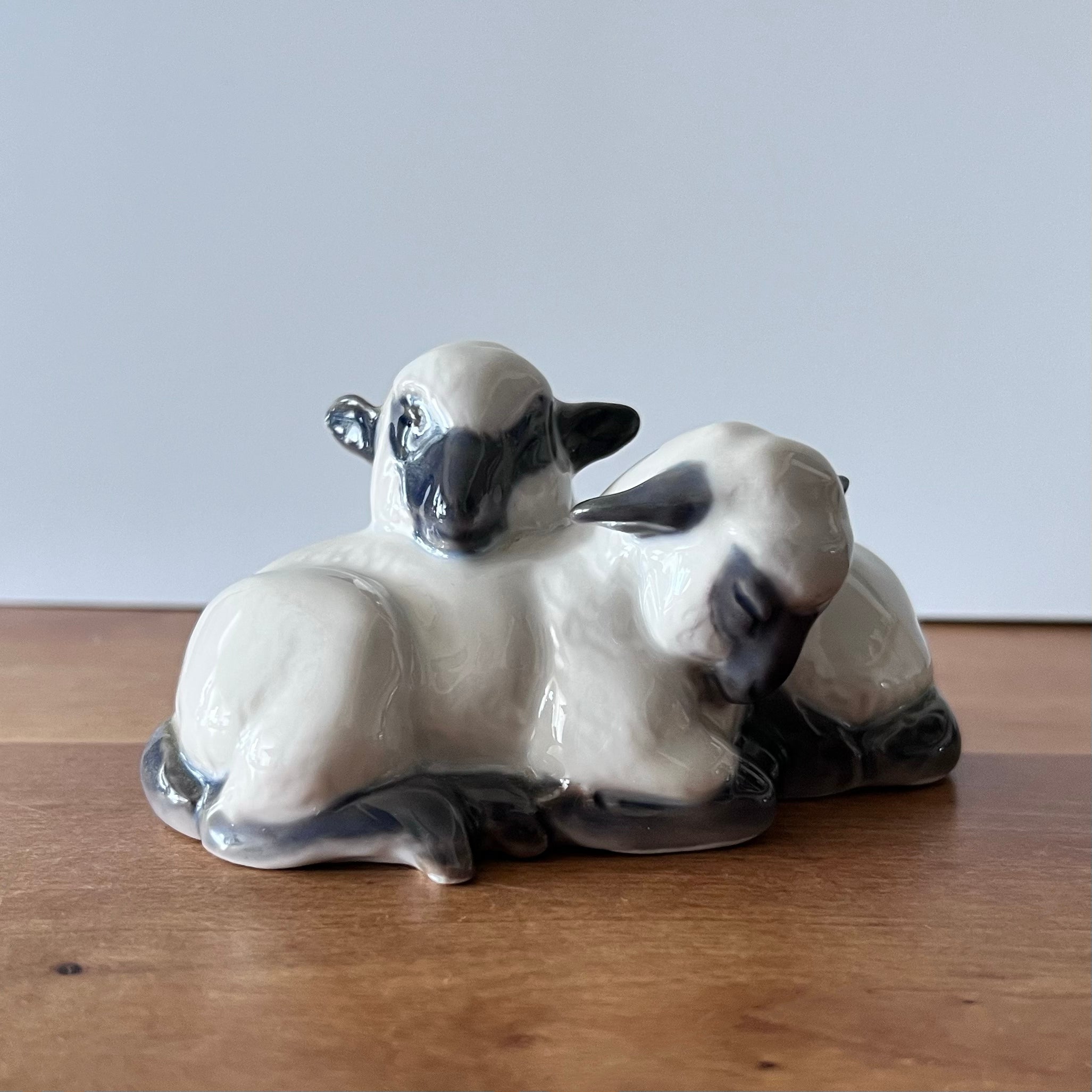 Royal Copenhagen フィギュリン 2匹の子羊 (子羊のペア)PX-1