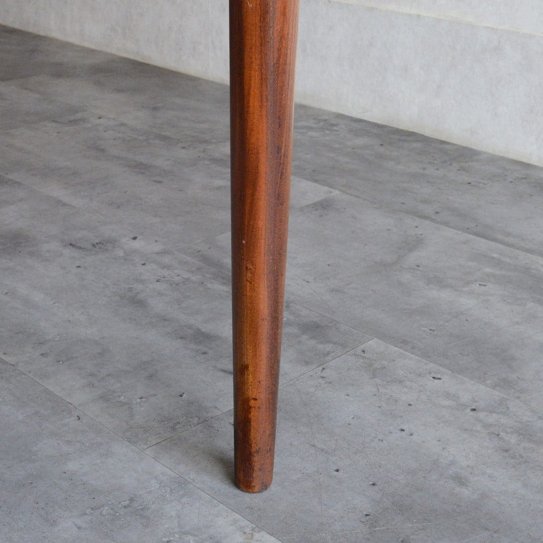 G-PLANジープラン エクステンション ラウンドダイニングテーブル 108(天板剥離再塗装）