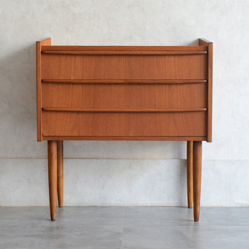 デンマーク ヴィンテージ  チーク３段スモールチェスト5-130