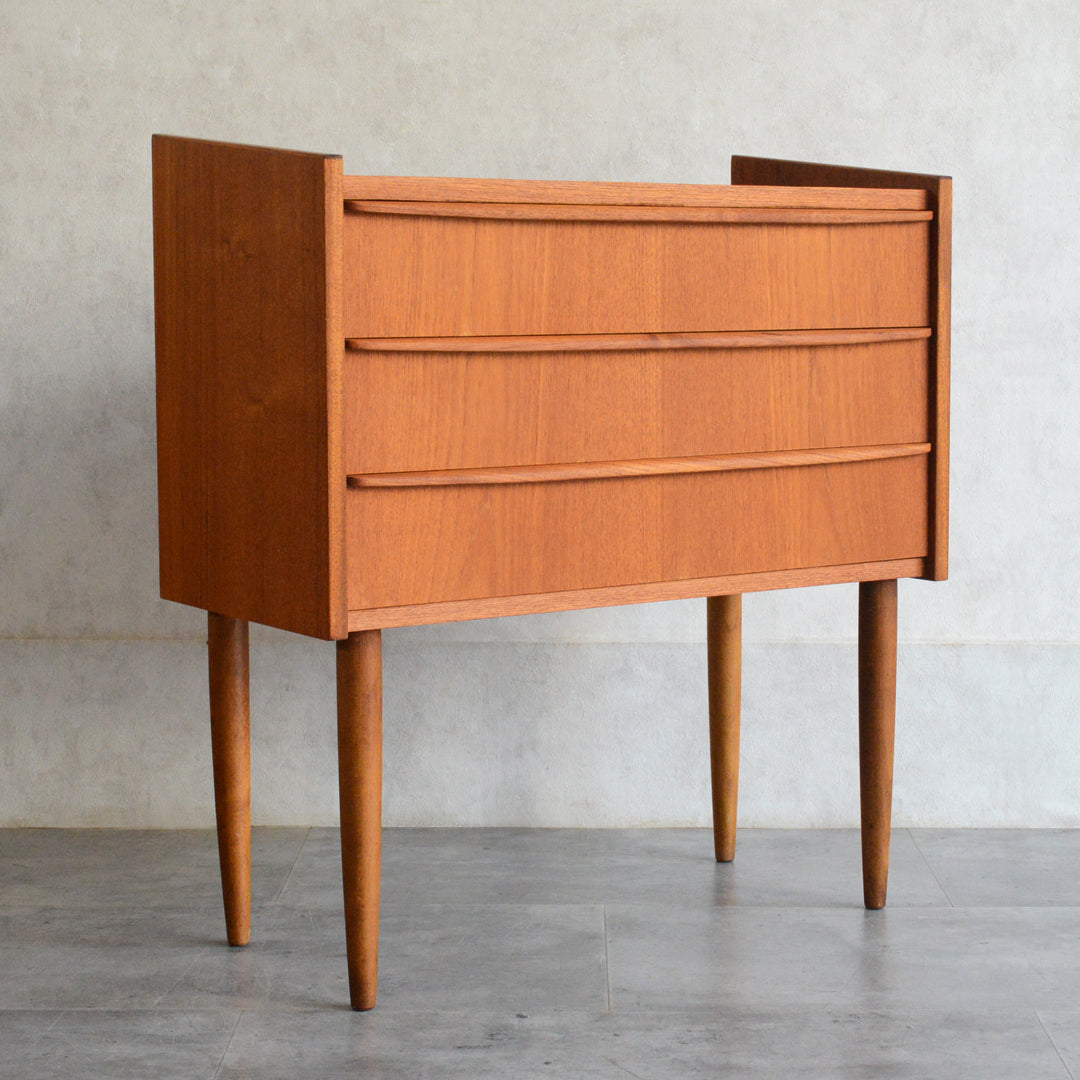デンマーク ヴィンテージ  チーク３段スモールチェスト5-130