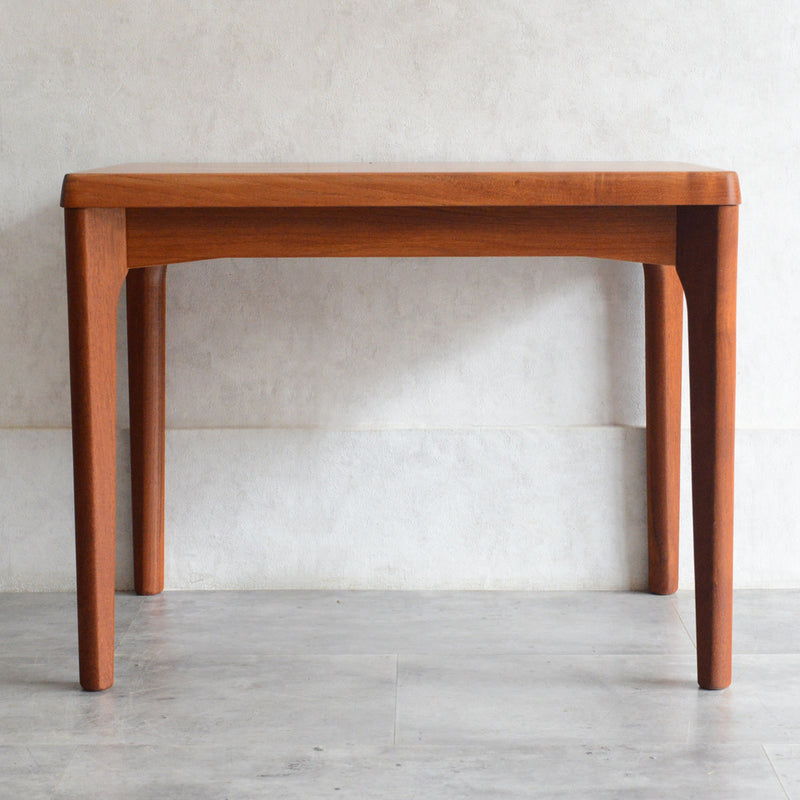 デンマーク Henning Kjaernulf へニング・ケアヌルフ　ローテーブル8-57