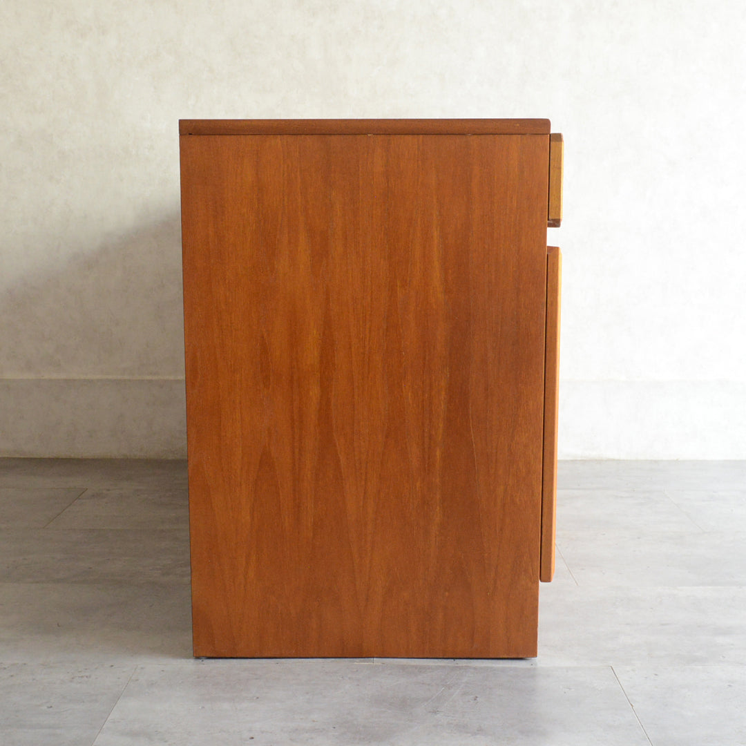 A.H.McIntosh マッキントッシュ キャビネット/28(天板剝離再塗装済)