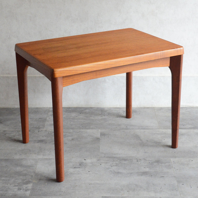 デンマーク Henning Kjaernulf へニング・ケアヌルフ　ローテーブル8-57