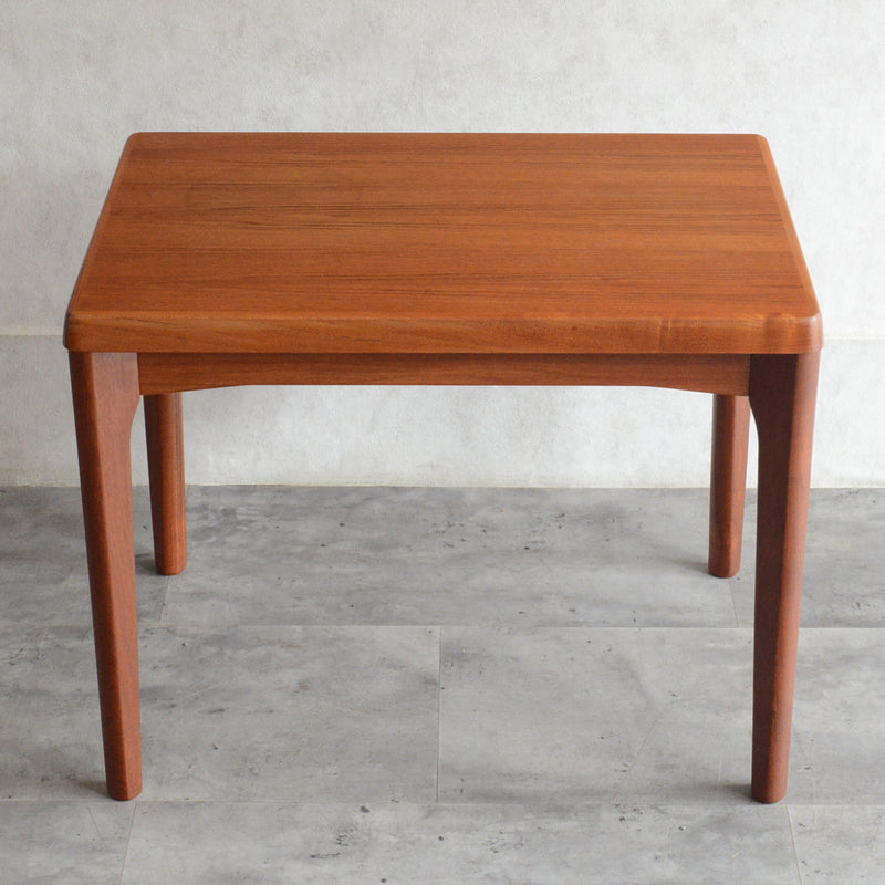 デンマーク Henning Kjaernulf へニング・ケアヌルフ　ローテーブル8-57