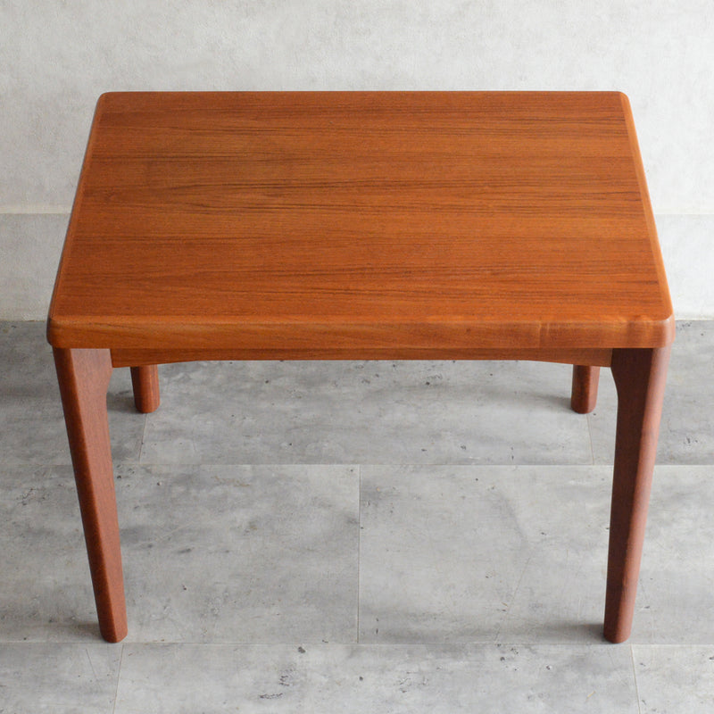 デンマーク Henning Kjaernulf へニング・ケアヌルフ　ローテーブル8-57