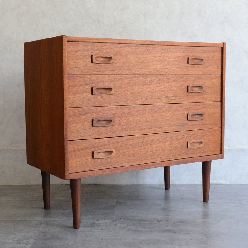 デンマーク ヴィンテージ  チーク 4段チェスト 5-82