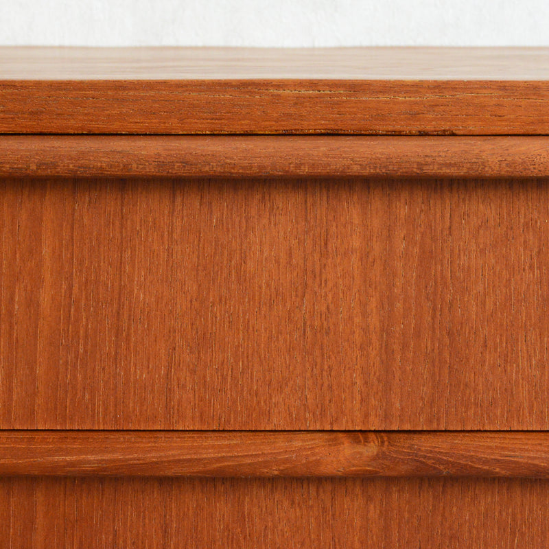 デンマーク ヴィンテージ  チーク３段スモールチェスト5-130