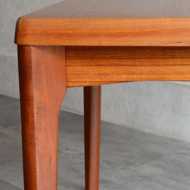 デンマーク Henning Kjaernulf へニング・ケアヌルフ　ローテーブル8-57