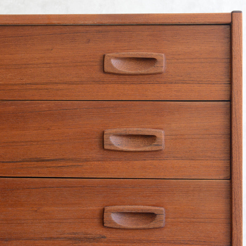 デンマーク ヴィンテージ  チーク 4段チェスト 5-82