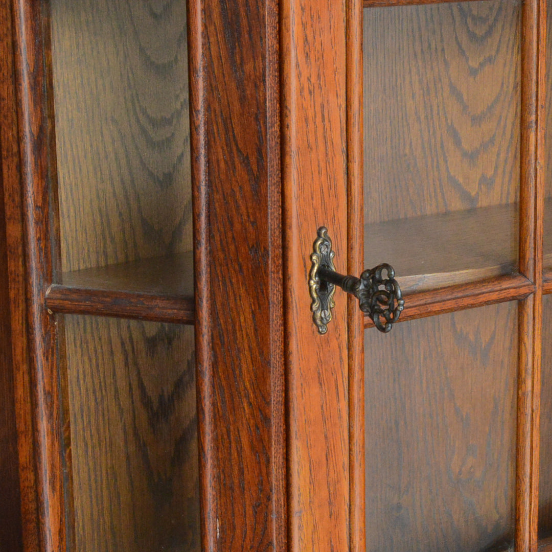 オランダヴィンテージ ウォールガラスキャビネット２(鍵付き）