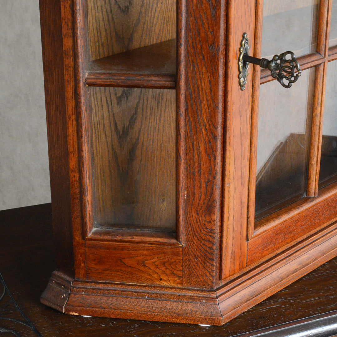 オランダヴィンテージ ウォールガラスキャビネット２(鍵付き）