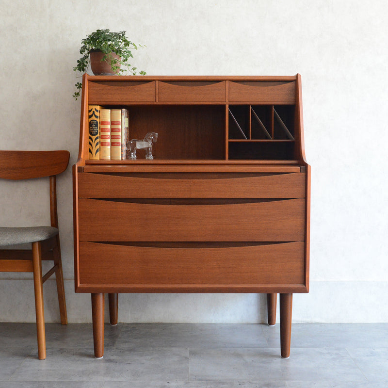デンマーク Olholm Mobelfabrik　チーク ビューロー /ドレッサーC-5
