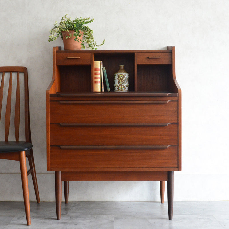 デンマーク ヴィンテージ　チークビューロー 8-21