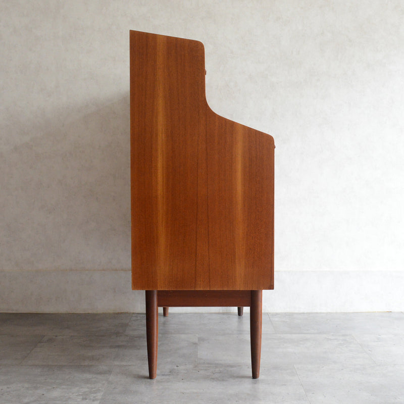 デンマーク ヴィンテージ　チークビューロー 8-21