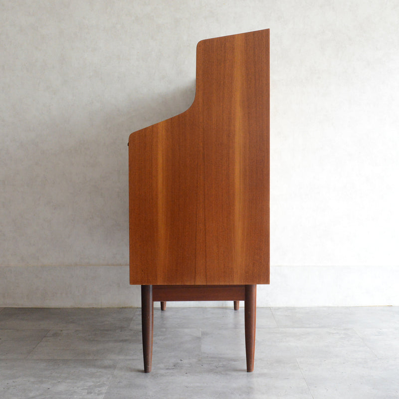 デンマーク ヴィンテージ　チークビューロー 8-21