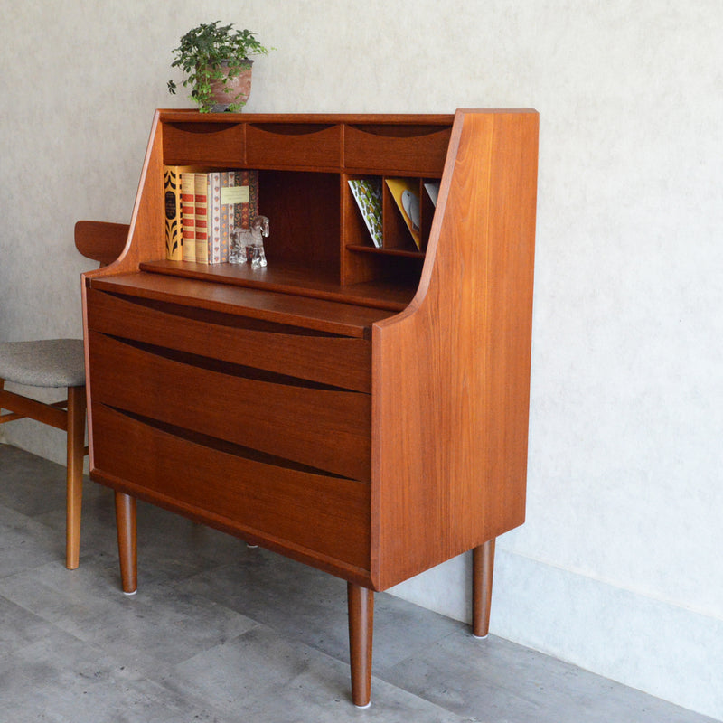デンマーク Olholm Mobelfabrik　チーク ビューロー /ドレッサーC-5
