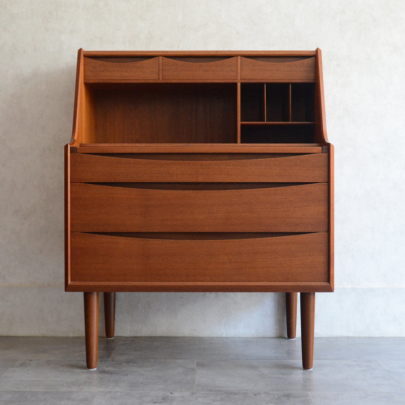 デンマーク Olholm Mobelfabrik　チーク ビューロー /ドレッサーC-5