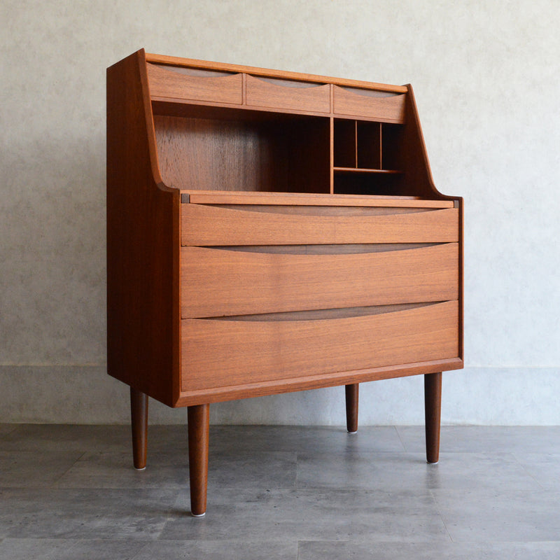 デンマーク Olholm Mobelfabrik　チーク ビューロー /ドレッサーC-5