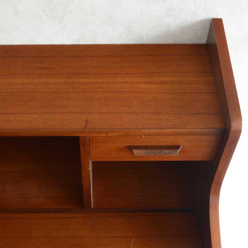 デンマーク ヴィンテージ　チークビューロー 8-21