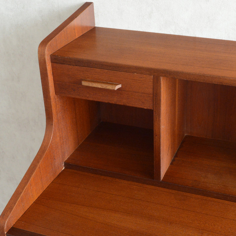 デンマーク ヴィンテージ　チークビューロー 8-21