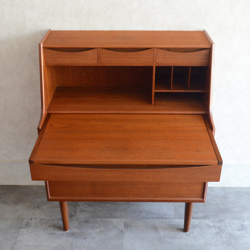 デンマーク Olholm Mobelfabrik　チーク ビューロー /ドレッサーC-5