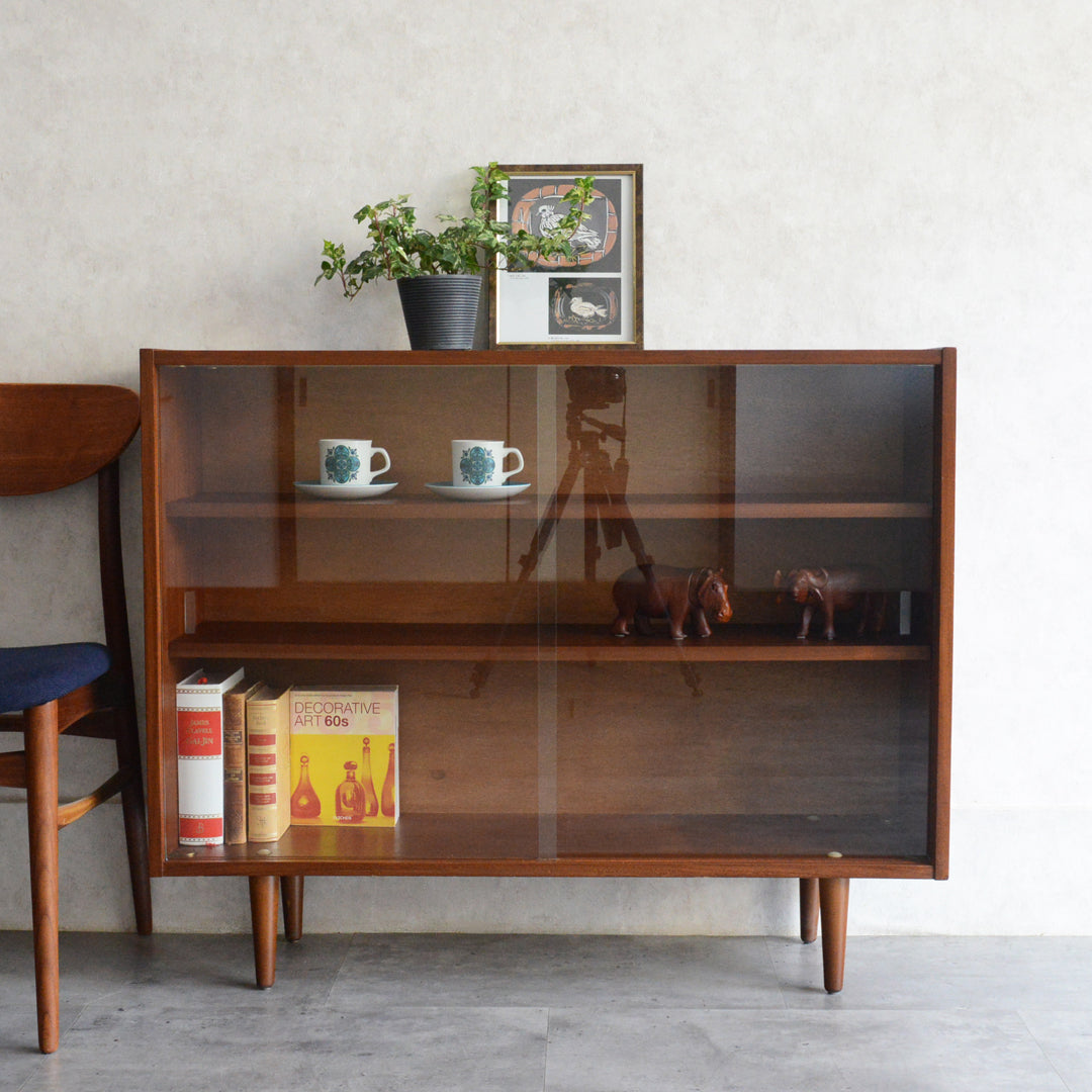 ミッドセンチュリー ヴィンテージ　チーク ガラスキャビネット 99