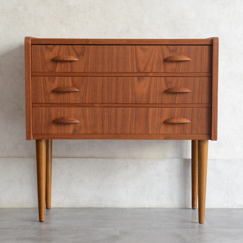 デンマーク ヴィンテージ  チーク 3段 スモールチェスト 5-129