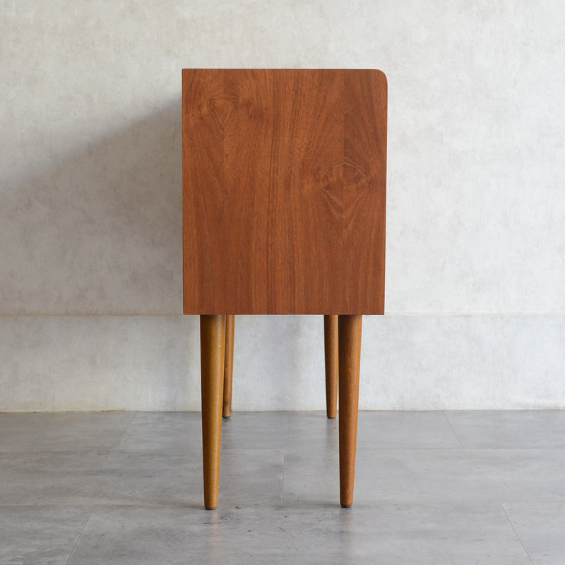 デンマーク ヴィンテージ  チーク 3段 スモールチェスト 5-129