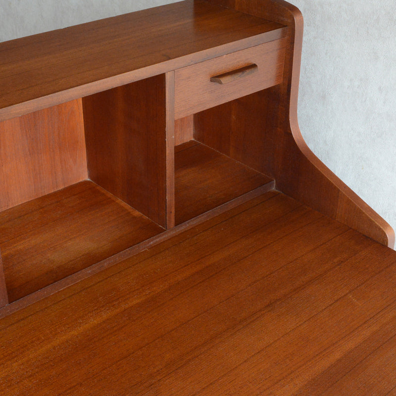 デンマーク ヴィンテージ　チークビューロー 8-21