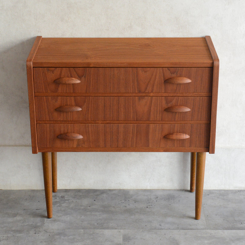 デンマーク ヴィンテージ  チーク 3段 スモールチェスト 5-129