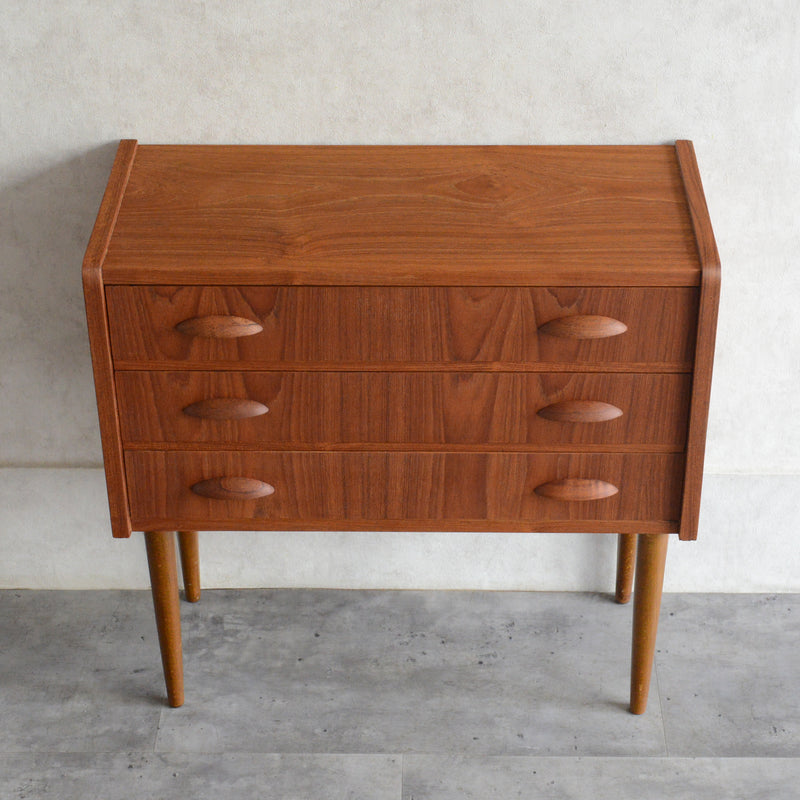 デンマーク ヴィンテージ  チーク 3段 スモールチェスト 5-129