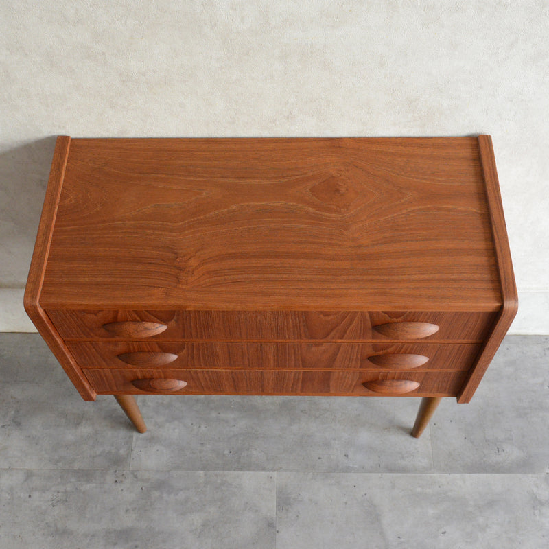 デンマーク ヴィンテージ  チーク 3段 スモールチェスト 5-129