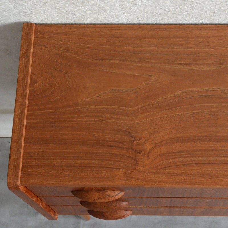 デンマーク ヴィンテージ  チーク 3段 スモールチェスト 5-129