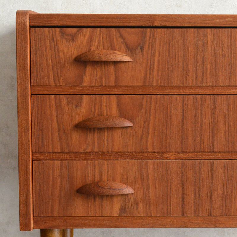 デンマーク ヴィンテージ  チーク 3段 スモールチェスト 5-129