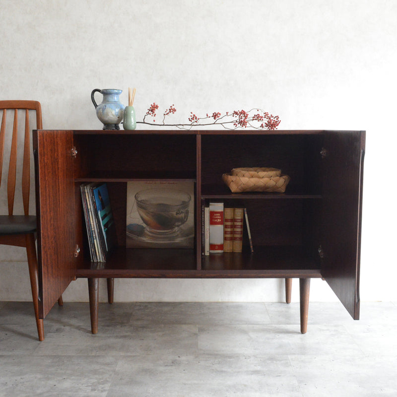 デンマーク ヴィンテージ　ローズウッド サイドボード/キャビネット 8-19