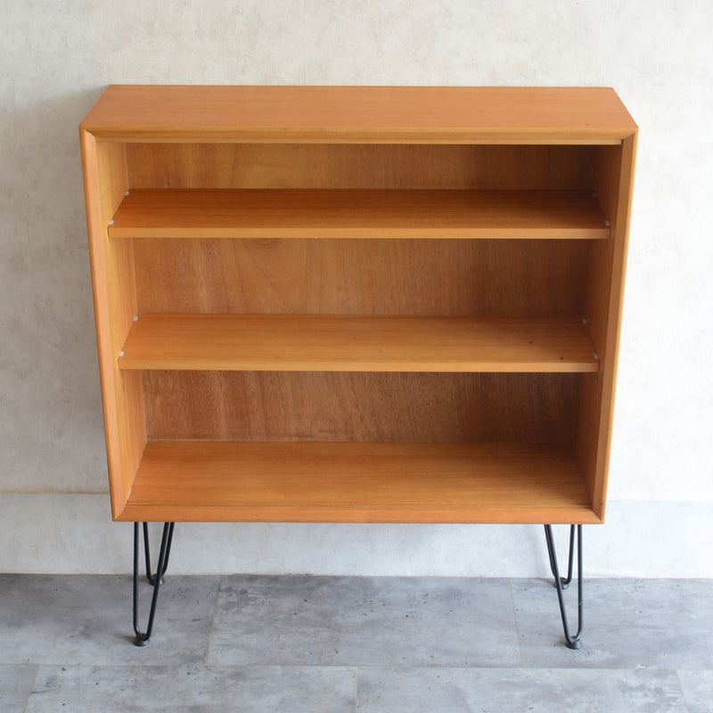 Herbert E. Gibbs（ハーバートE.ギブス） ガラスキャビネット 41 (ヘアピンレッグ）