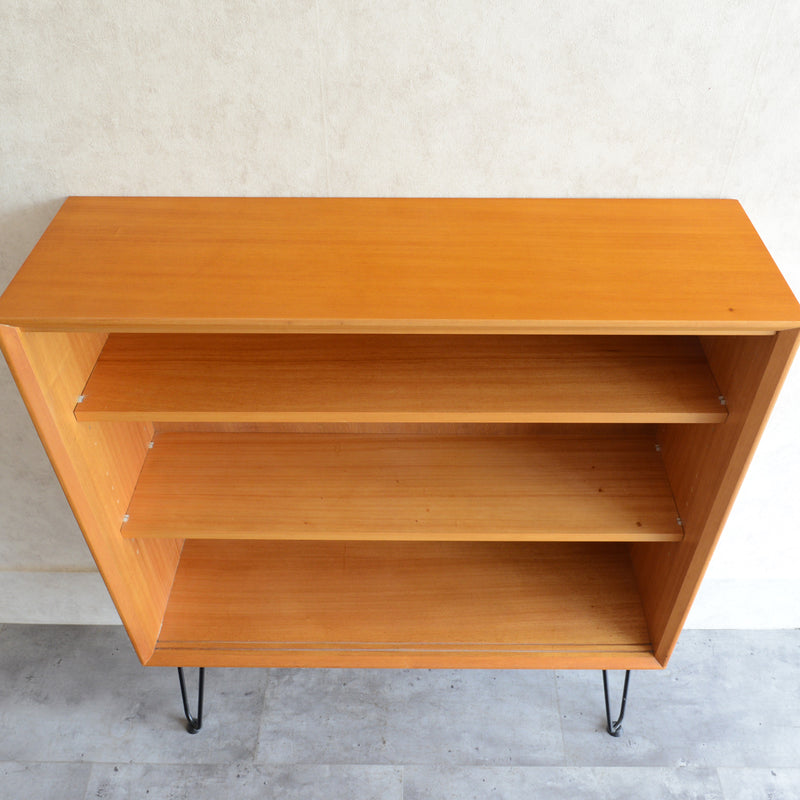 Herbert E. Gibbs（ハーバートE.ギブス） ガラスキャビネット 41 (ヘアピンレッグ）