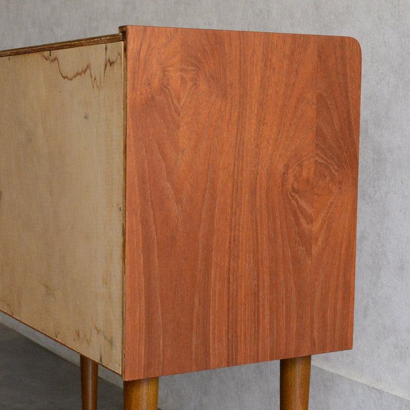 デンマーク ヴィンテージ  チーク 3段 スモールチェスト 5-129