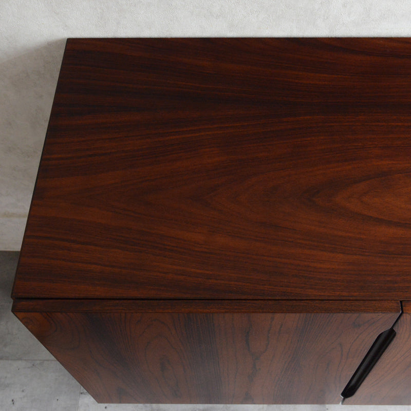 デンマーク ヴィンテージ　ローズウッド サイドボード/キャビネット 8-19