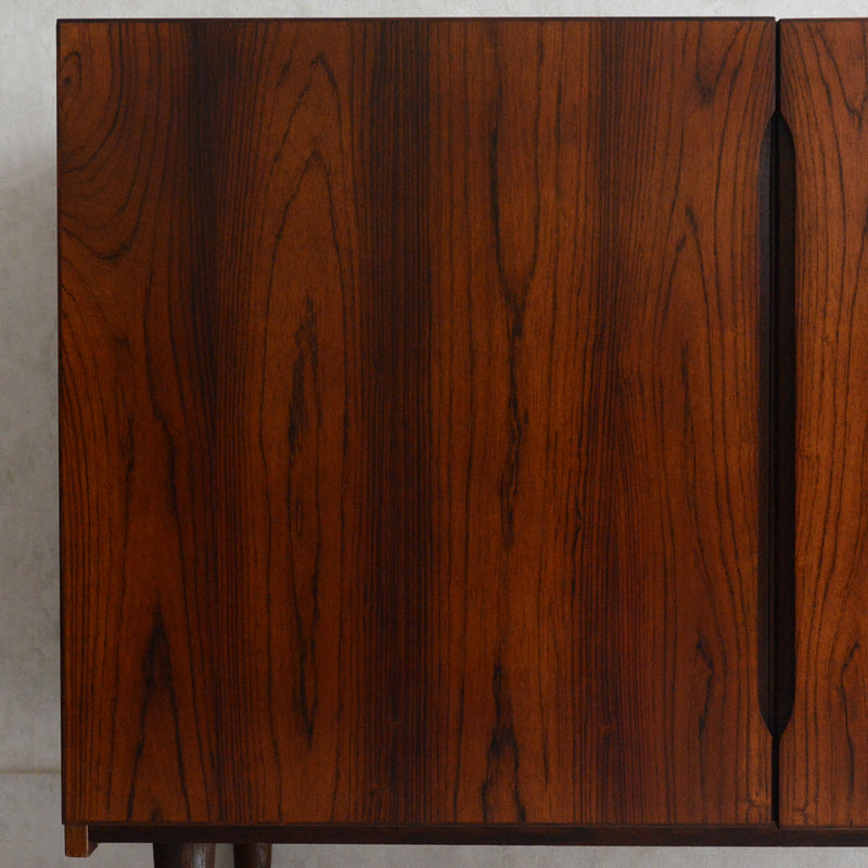 デンマーク ヴィンテージ　ローズウッド サイドボード/キャビネット 8-19