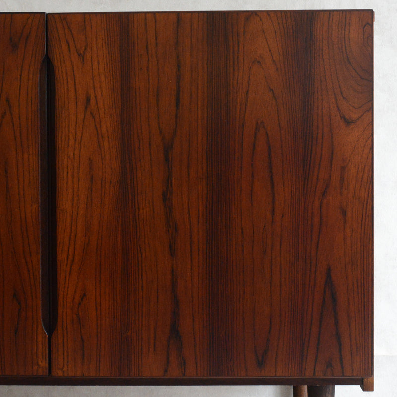 デンマーク ヴィンテージ　ローズウッド サイドボード/キャビネット 8-19