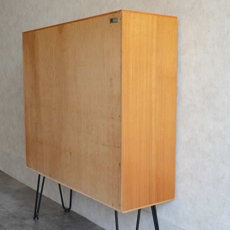 Herbert E. Gibbs（ハーバートE.ギブス） ガラスキャビネット 41 (ヘアピンレッグ）