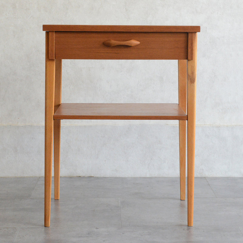 スウェーデンヴィンテージ　サイドテーブル5-72(抽斗付)