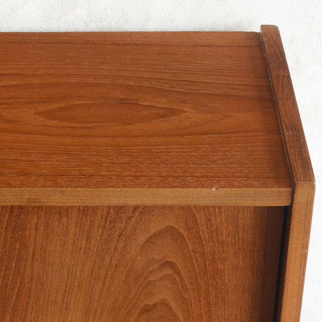 ミッドセンンチュリー ヴィンテージ　ガラスキャビネット 98(木扉付）